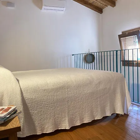 Zenia C Apartment